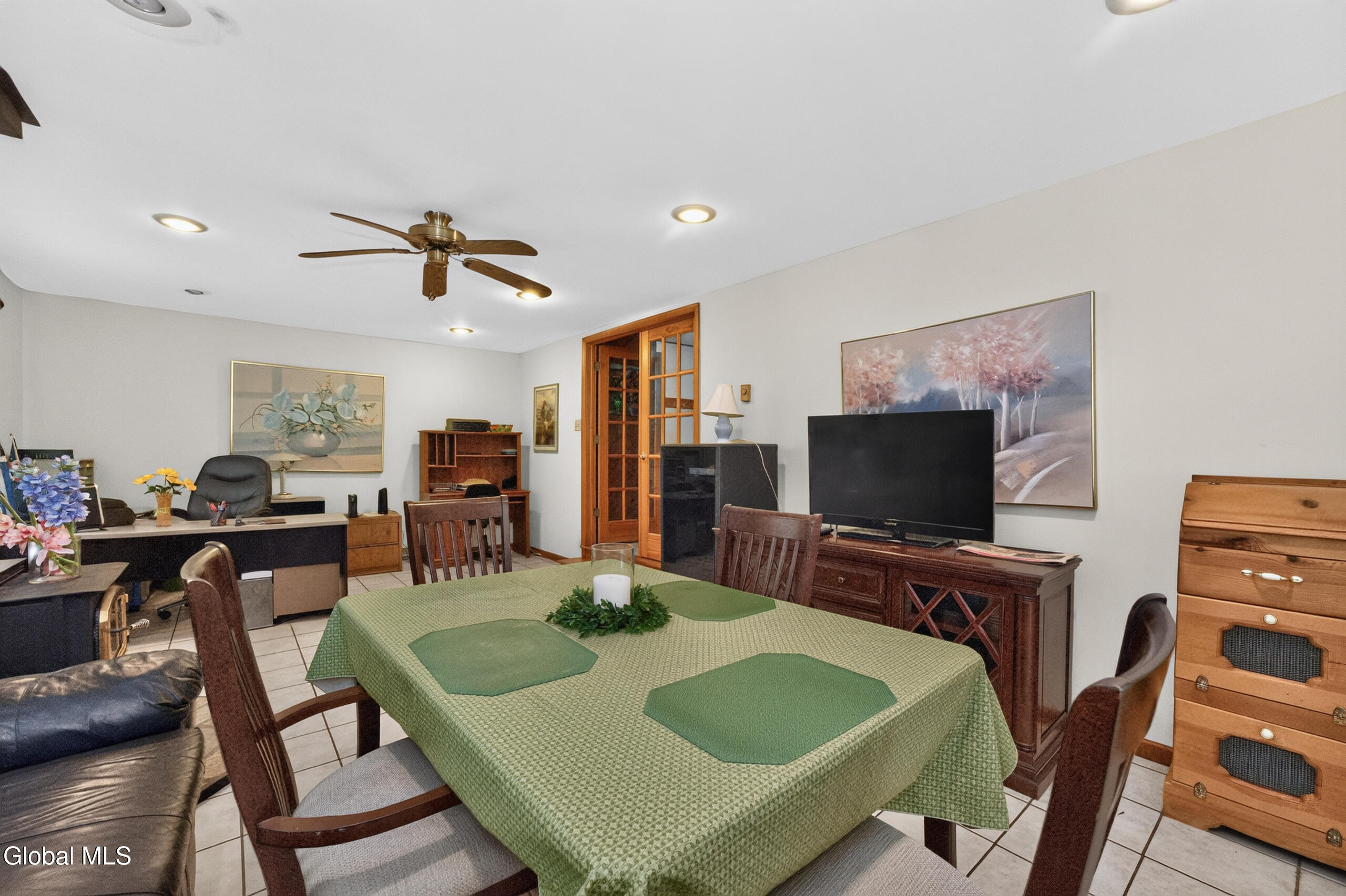 5 Crescent Lane Troy NY 12180