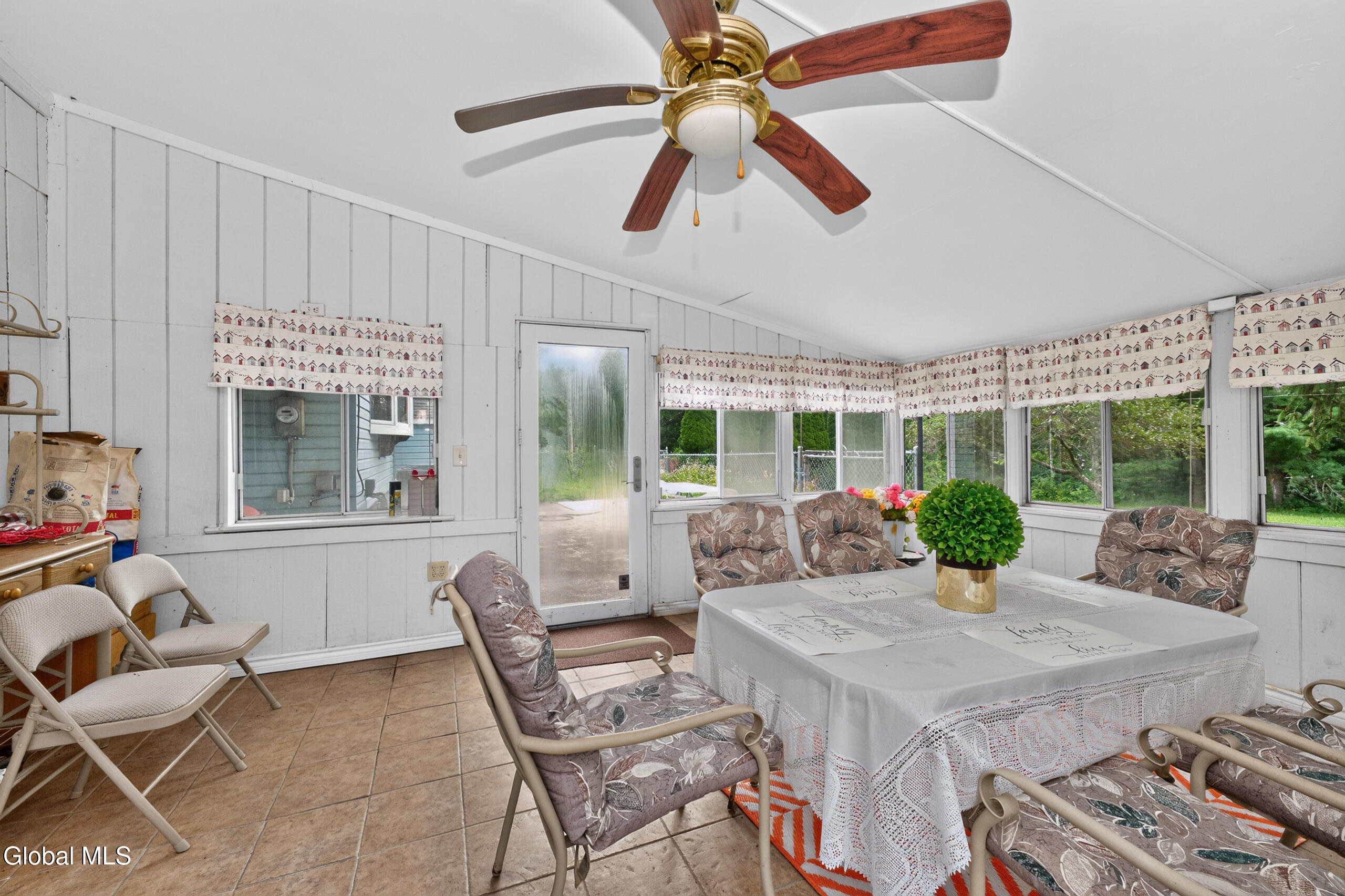 5 Crescent Lane Troy NY 12180