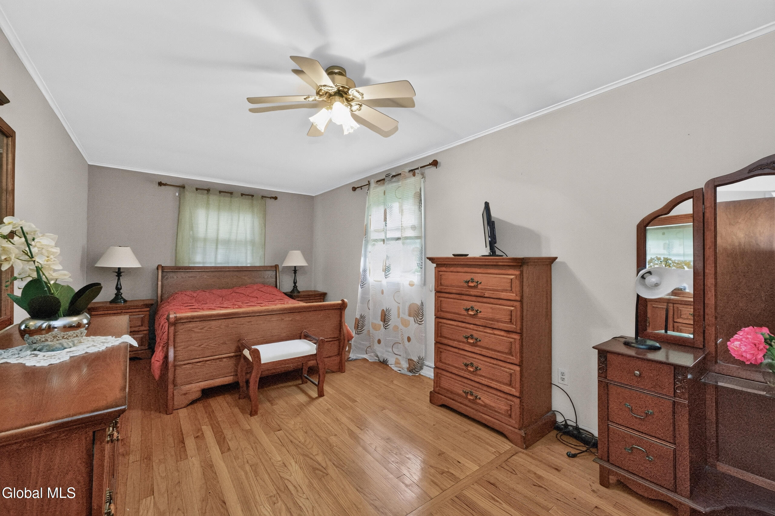 5 Crescent Lane Troy NY 12180