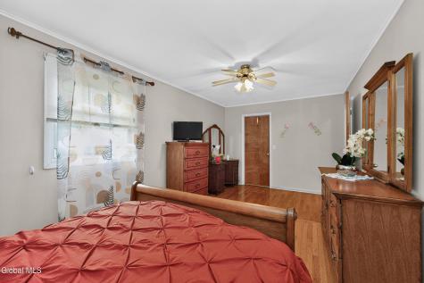 5 Crescent Lane Troy NY 12180