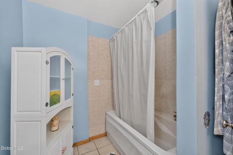 5 Crescent Lane Troy NY 12180