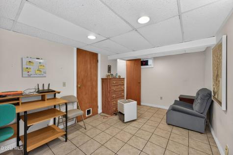 5 Crescent Lane Troy NY 12180