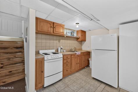 5 Crescent Lane Troy NY 12180