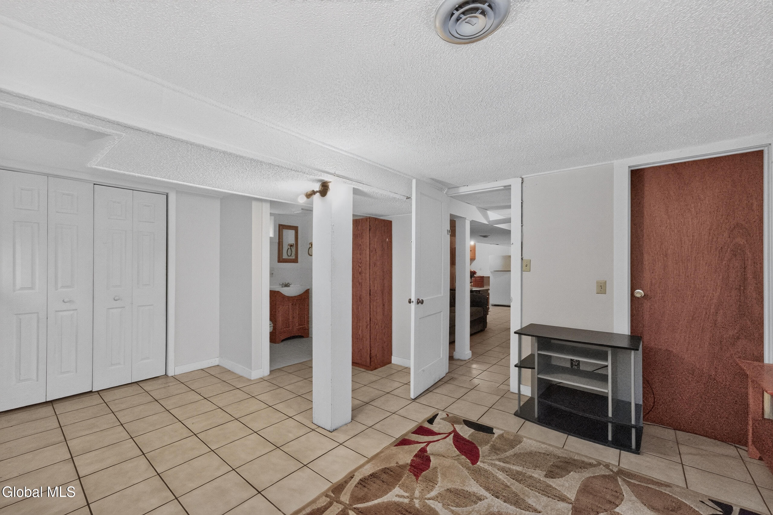 5 Crescent Lane Troy NY 12180
