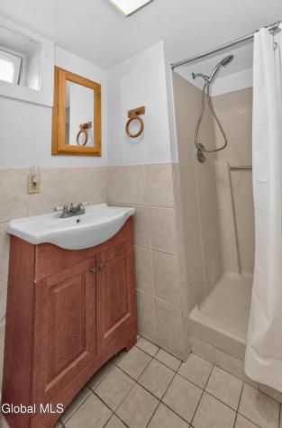 5 Crescent Lane Troy NY 12180