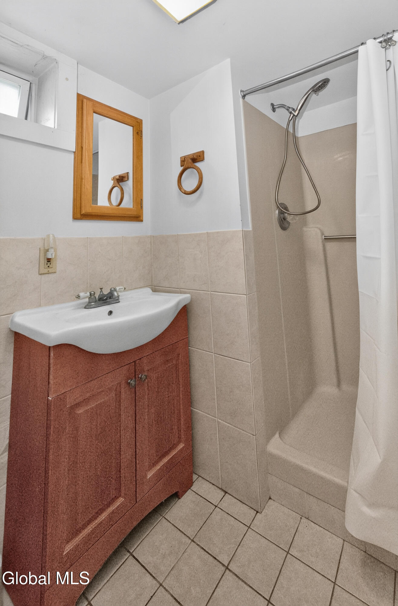5 Crescent Lane Troy NY 12180