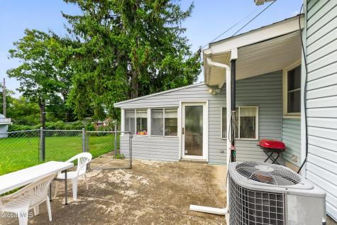 5 Crescent Lane Troy NY 12180