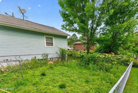 5 Crescent Lane Troy NY 12180