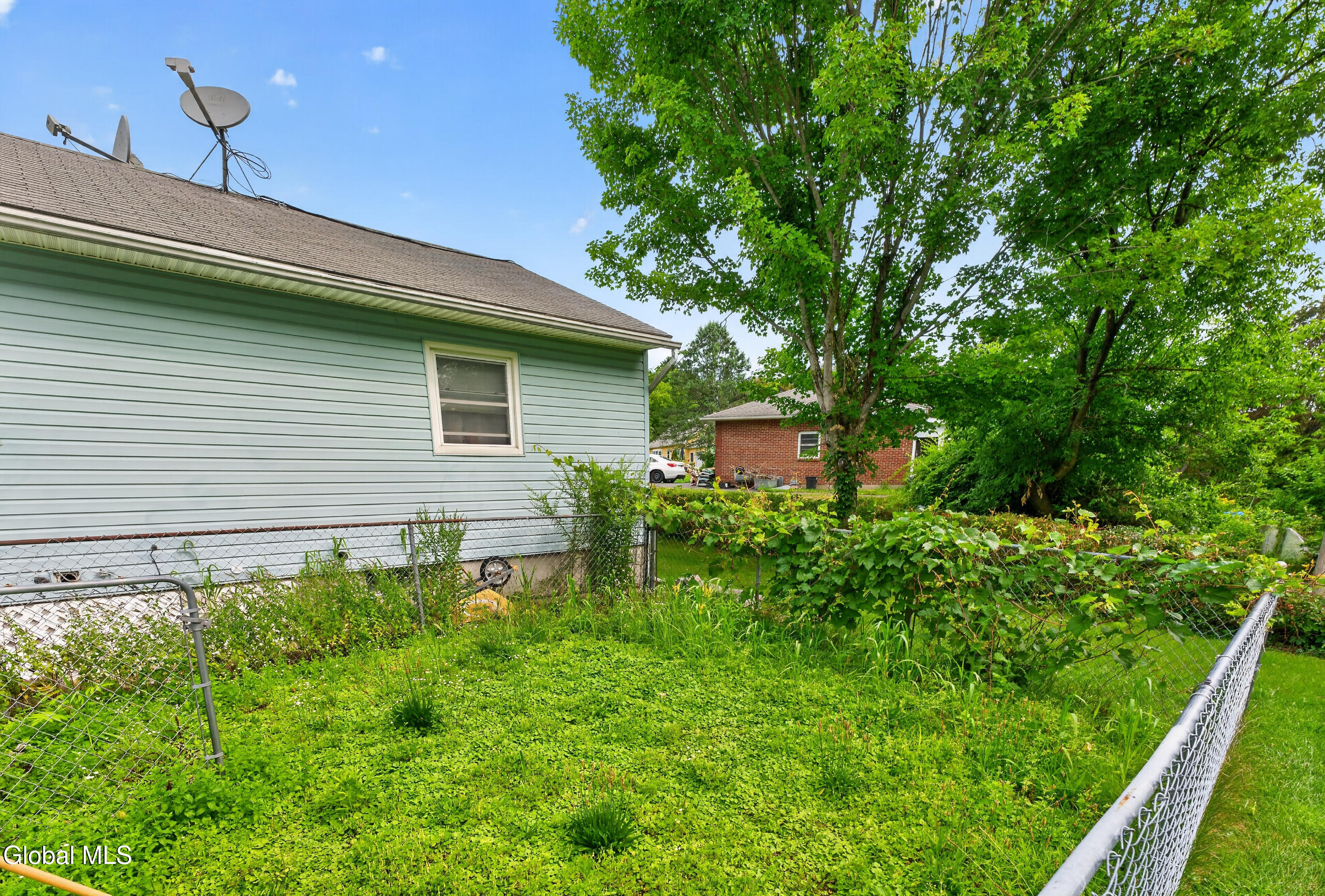 5 Crescent Lane Troy NY 12180