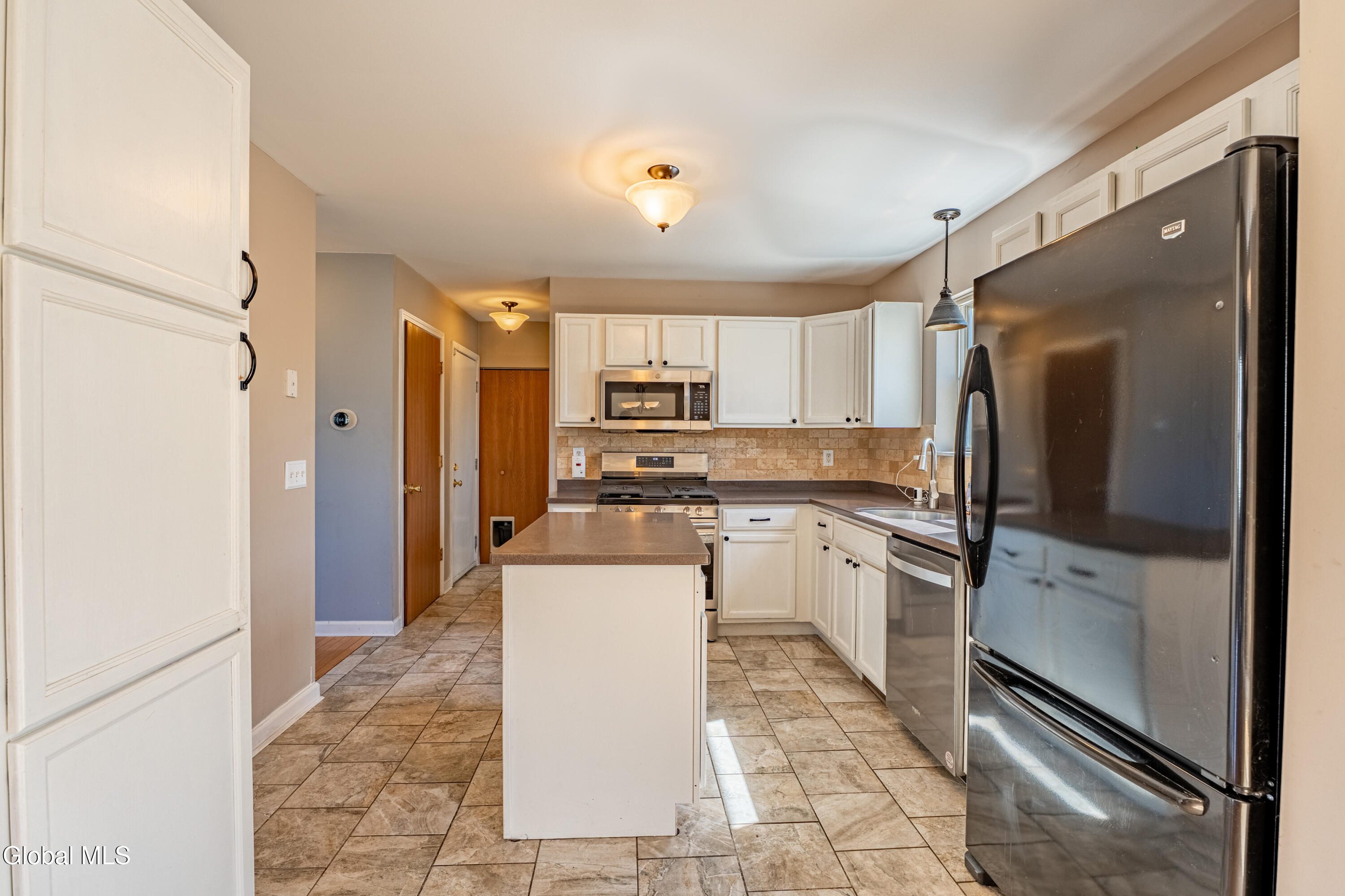 6 Cobblestone Lane Troy NY 12180
