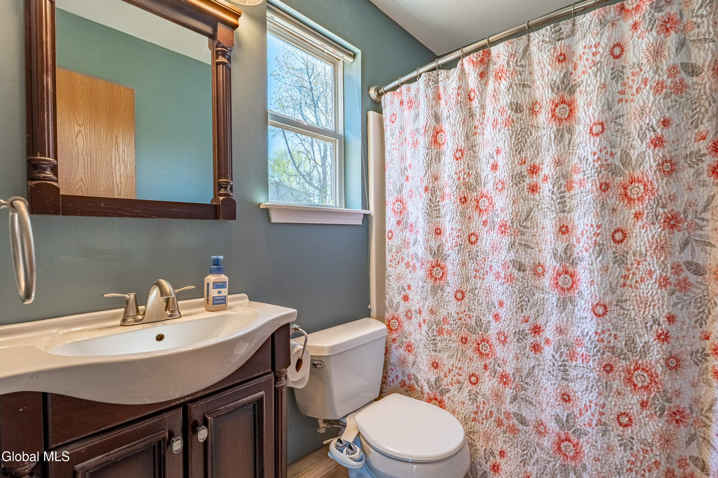 6 Cobblestone Lane Troy NY 12180
