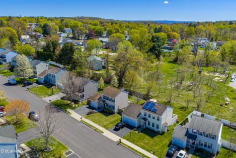 6 Cobblestone Lane Troy NY 12180