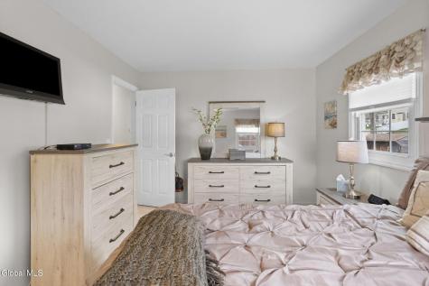 33 Abby Road Latham NY 12110