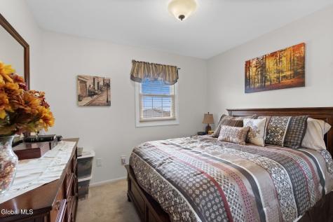 33 Abby Road Latham NY 12110