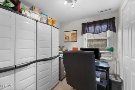 33 Abby Road Latham NY 12110