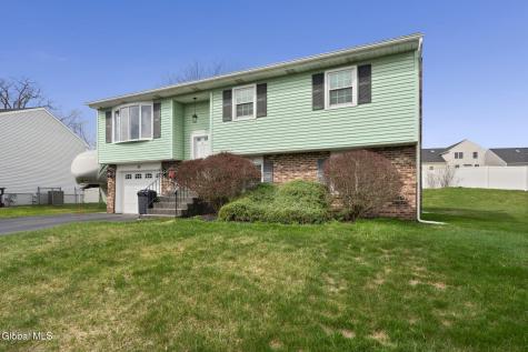 33 Abby Road Latham NY 12110