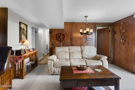 33 Abby Road Latham NY 12110