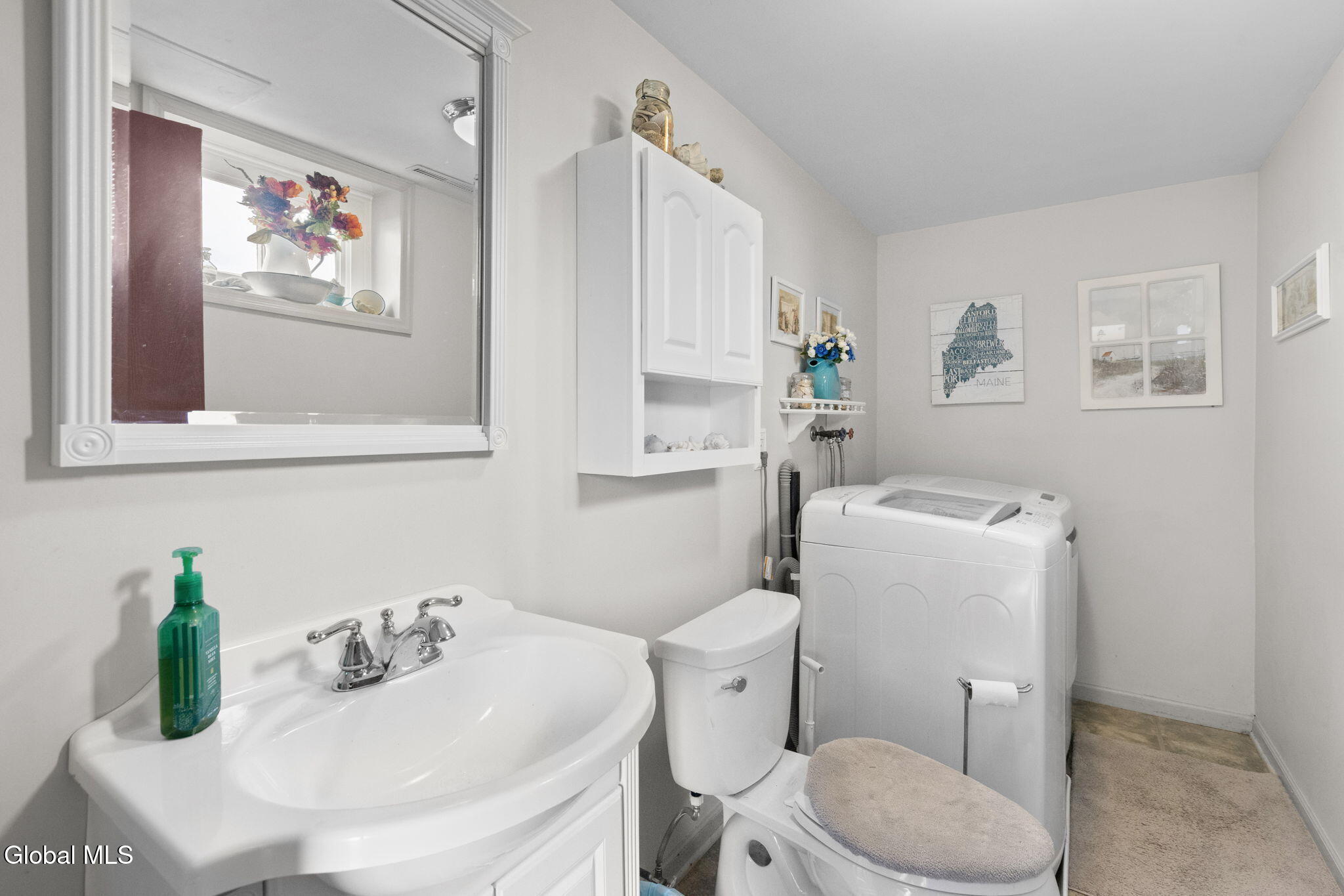 33 Abby Road Latham NY 12110