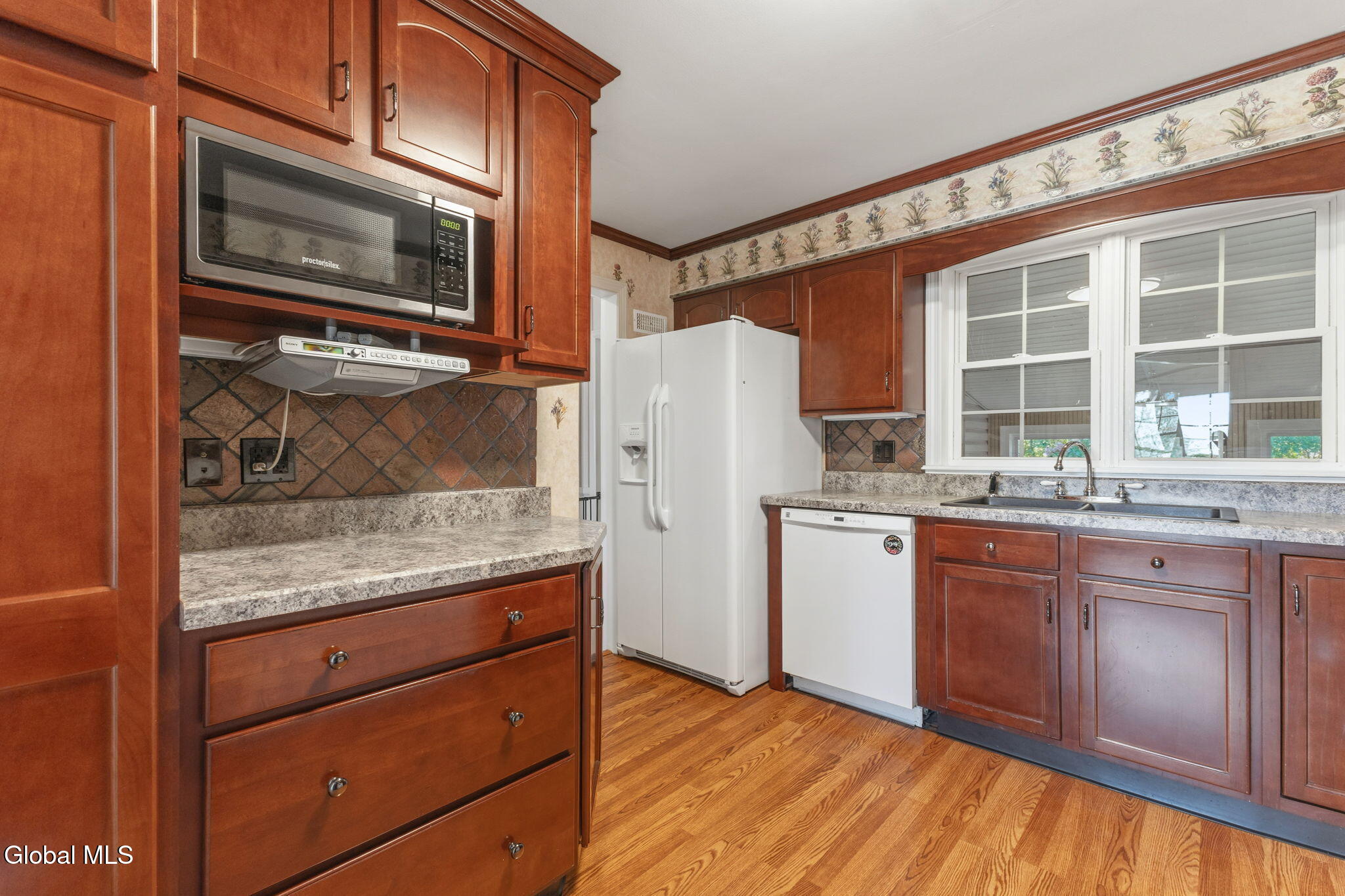 2108 E Baker Avenue Schenectady NY 12309