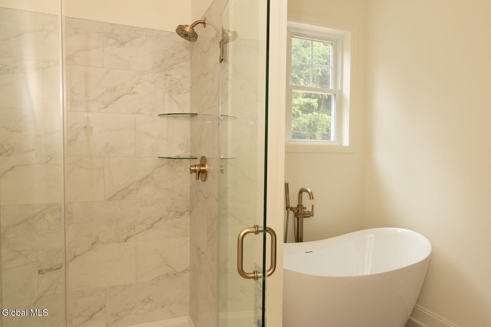 105 Maxwell Road Latham NY 12110