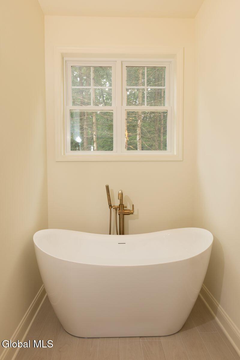 105 Maxwell Road Latham NY 12110
