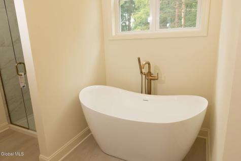 105 Maxwell Road Latham NY 12110