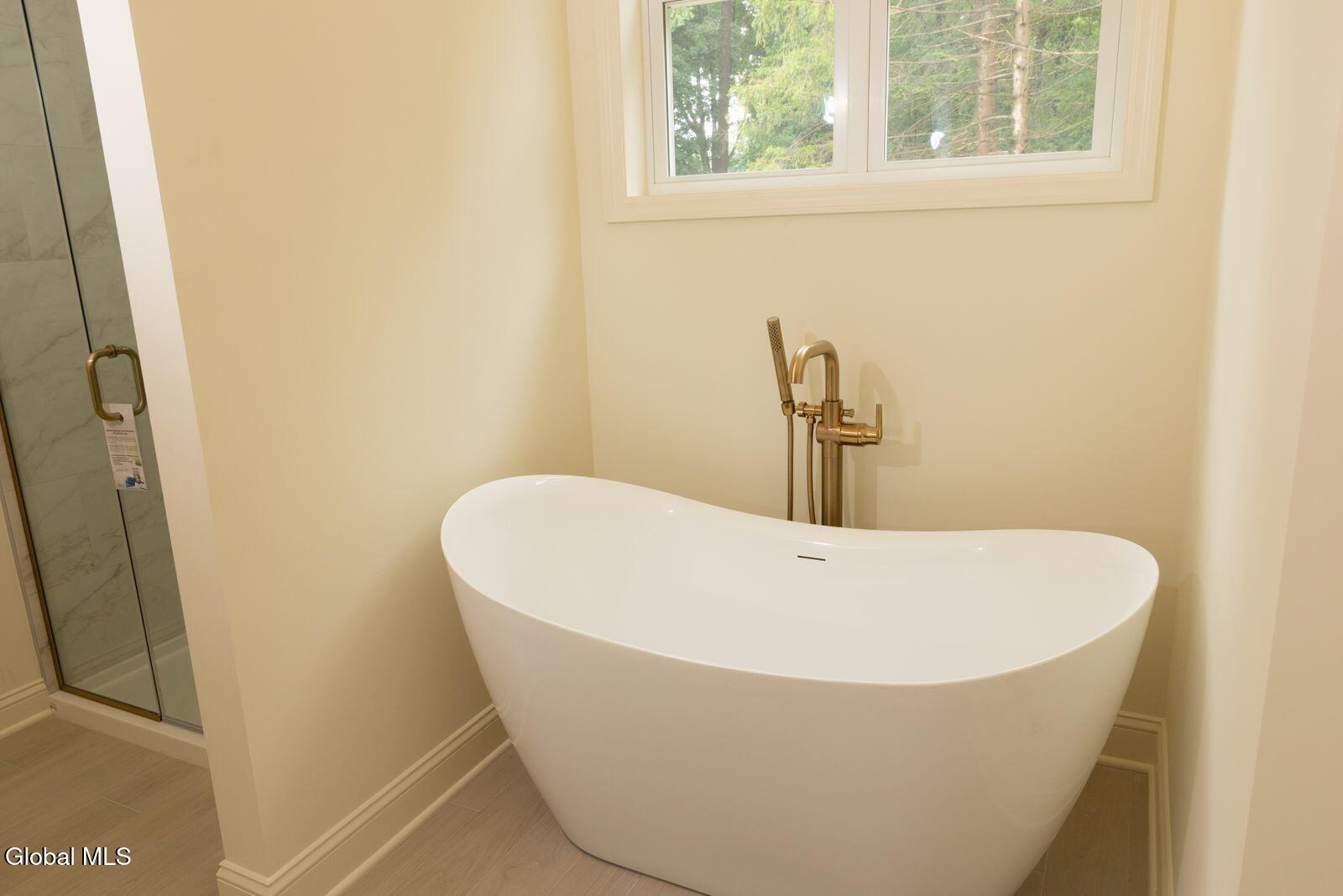 105 Maxwell Road Latham NY 12110
