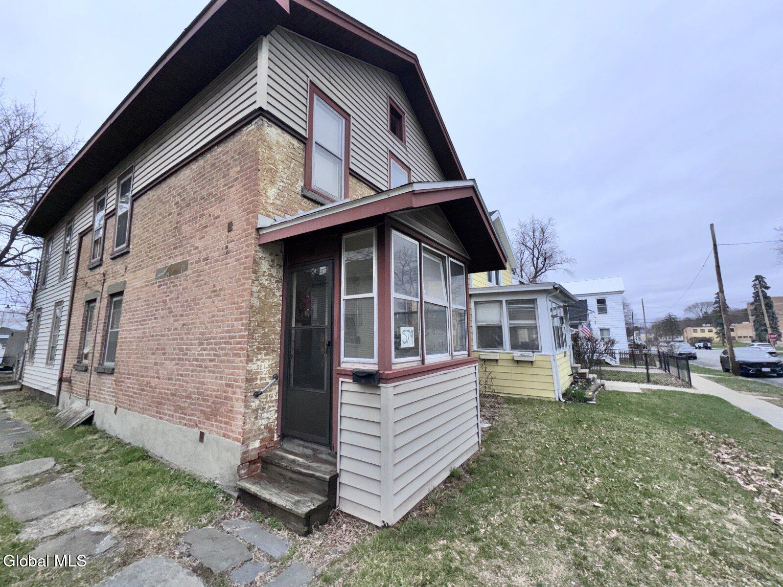 579 6th Avenue Troy NY 12182
