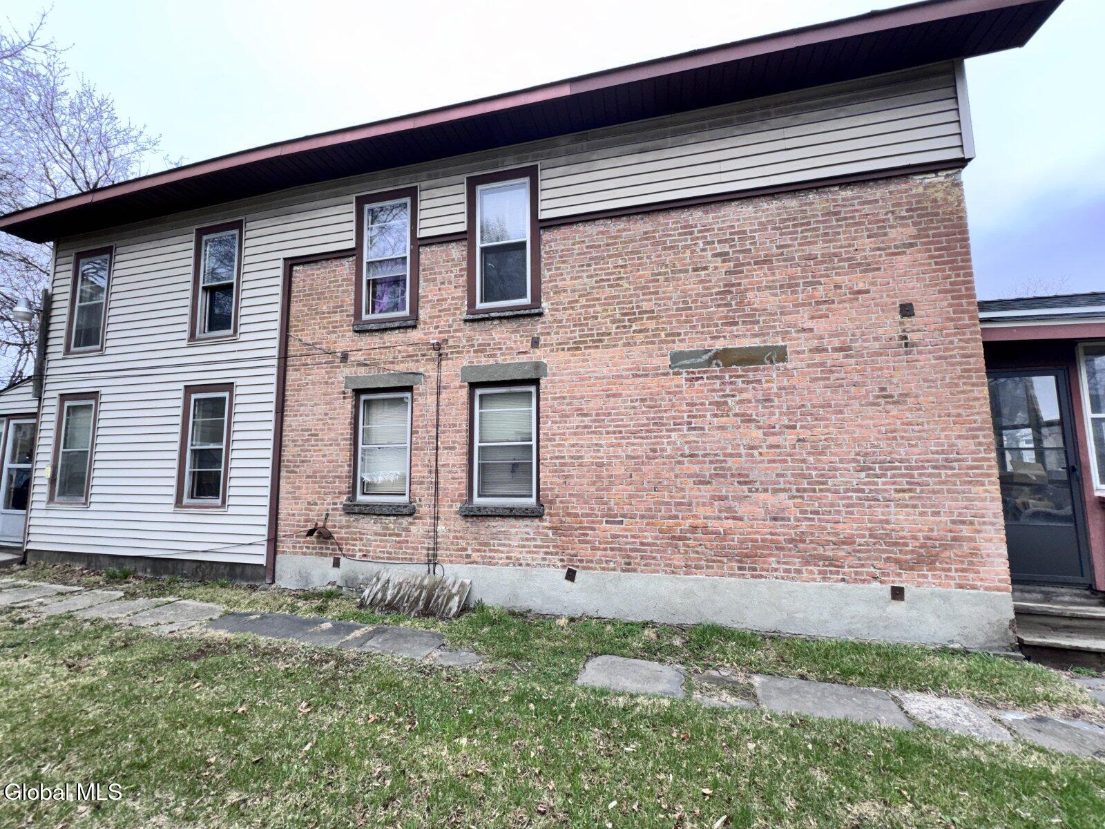 579 6th Avenue Troy NY 12182