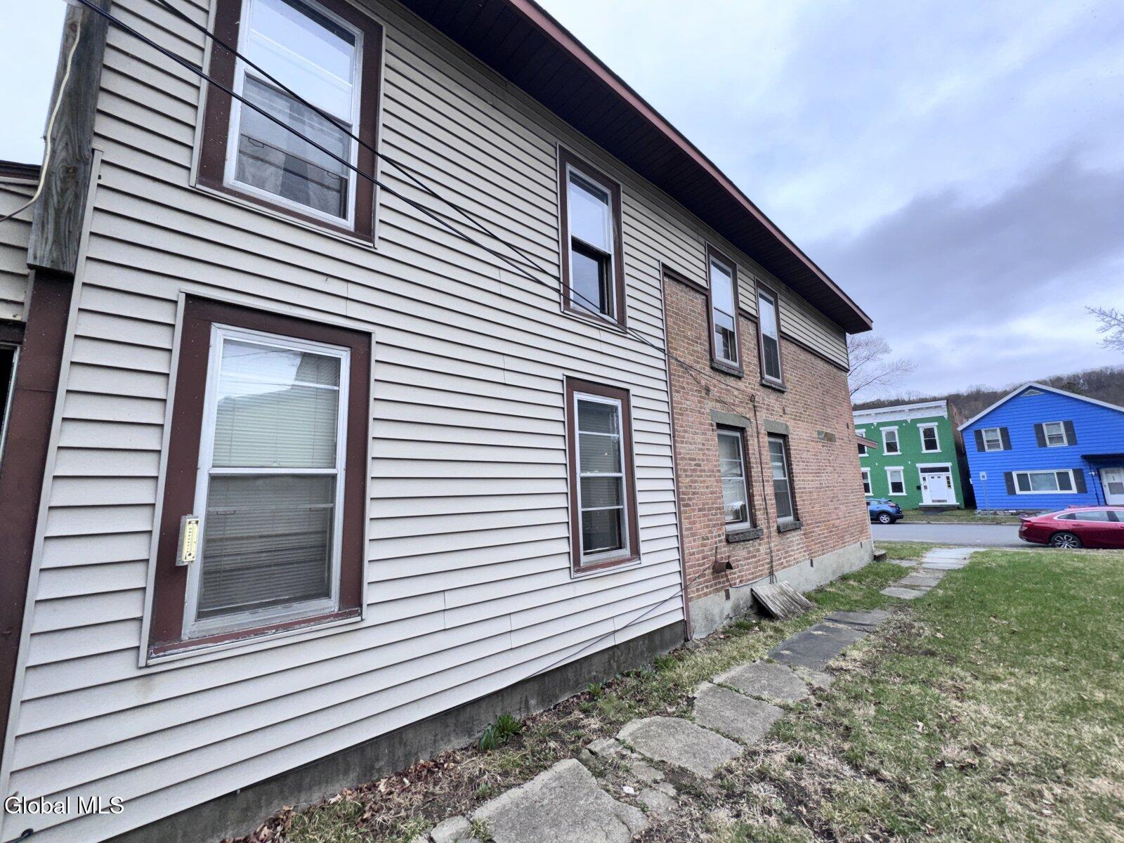 579 6th Avenue Troy NY 12182