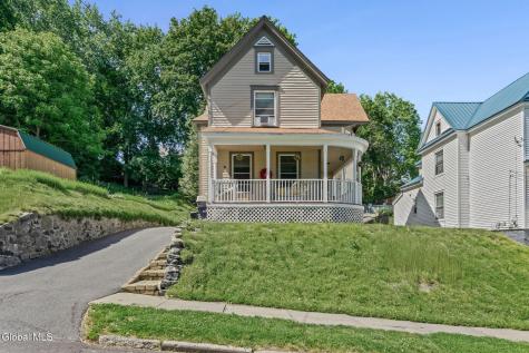 32 5th Street Gloversville NY 12078