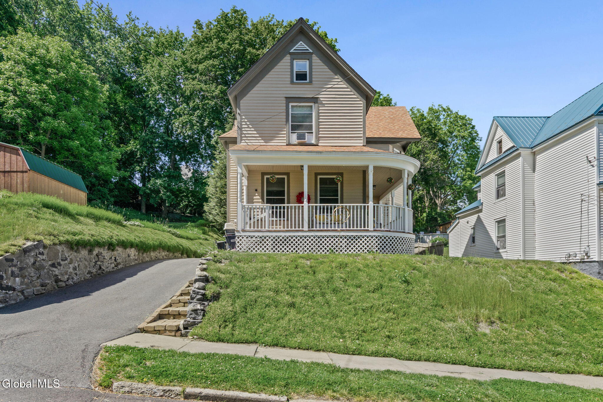 32 5th Street Gloversville NY 12078