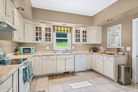 32 5th Street Gloversville NY 12078