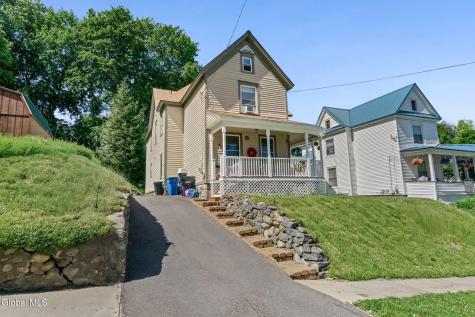 32 5th Street Gloversville NY 12078