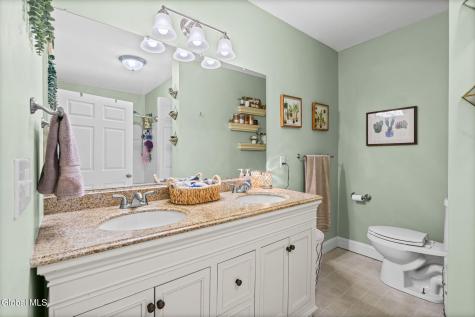 32 5th Street Gloversville NY 12078