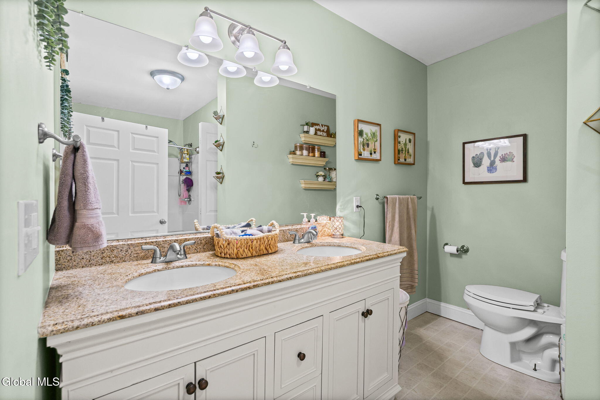 32 5th Street Gloversville NY 12078
