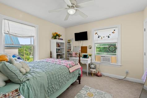 32 5th Street Gloversville NY 12078
