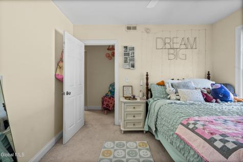 32 5th Street Gloversville NY 12078