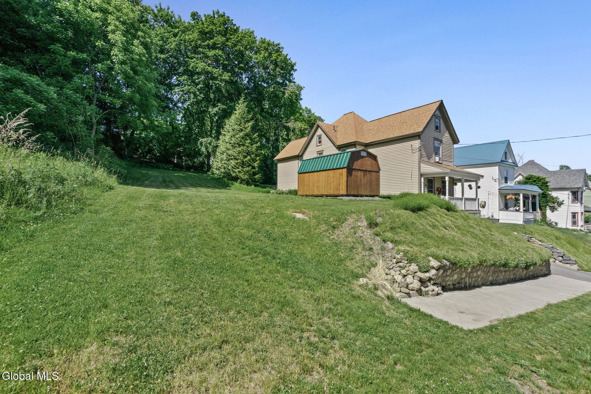 32 5th Street Gloversville NY 12078