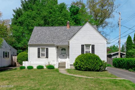 22 Westlyn Court Guilderland NY 12203