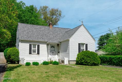 22 Westlyn Court Guilderland NY 12203
