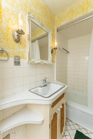 22 Westlyn Court Guilderland NY 12203