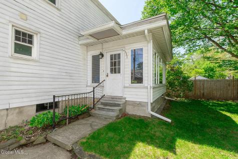 22 Westlyn Court Guilderland NY 12203