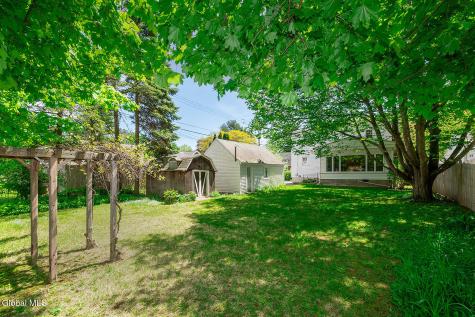 22 Westlyn Court Guilderland NY 12203