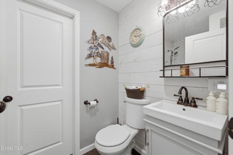 32 Kings Road Lake George NY 12845