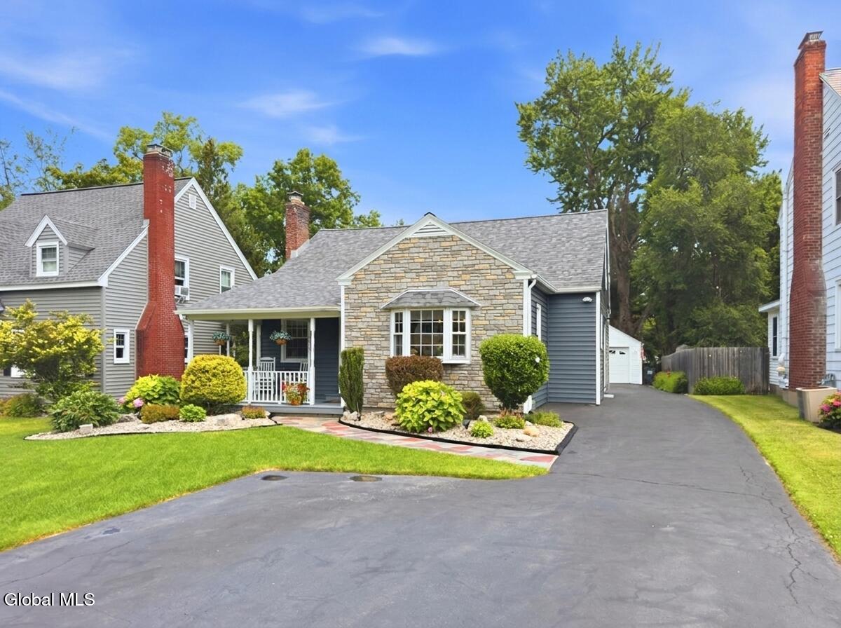 2313 Barcelona Road Schenectady NY 12309