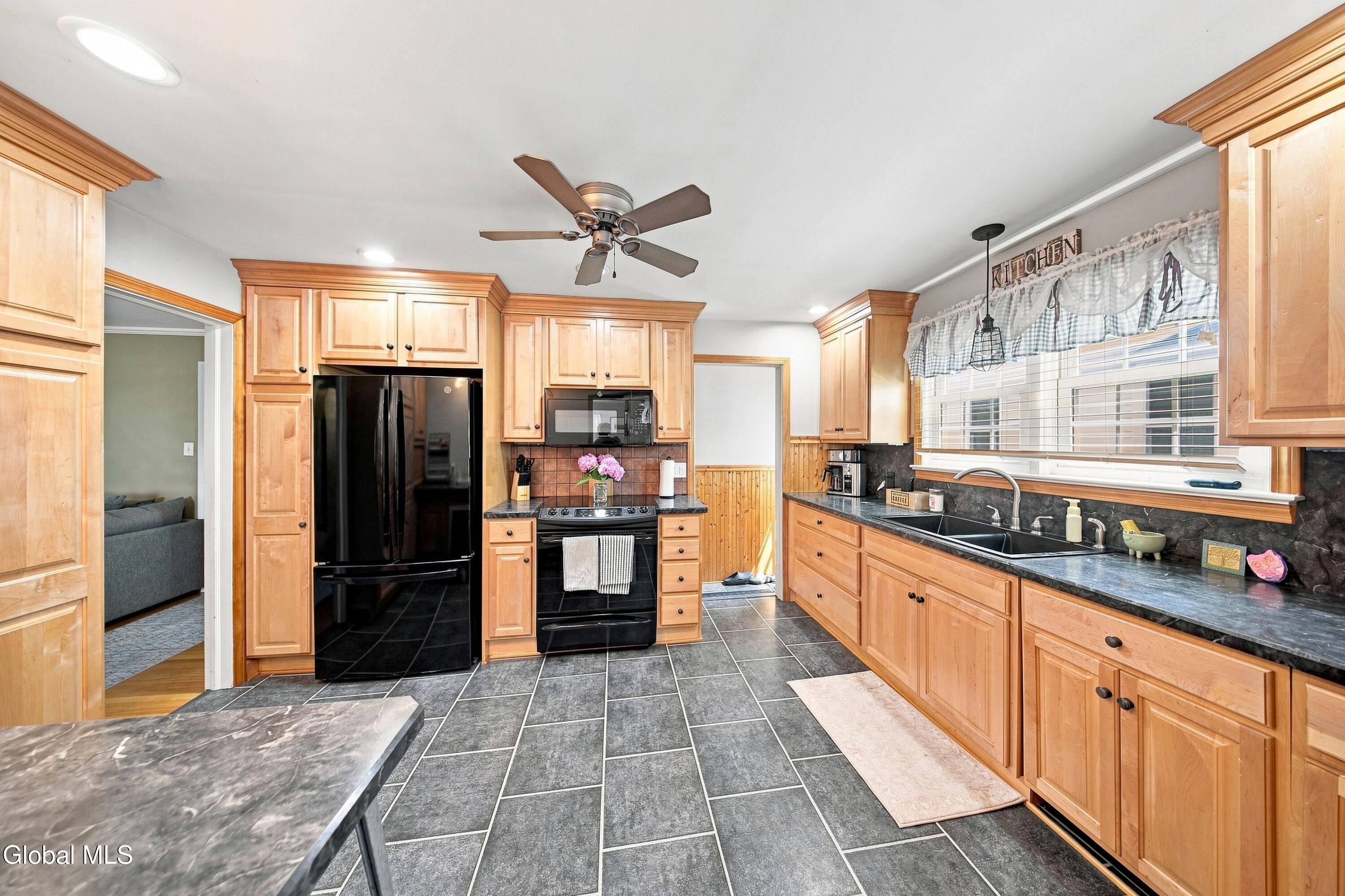 2313 Barcelona Road Schenectady NY 12309