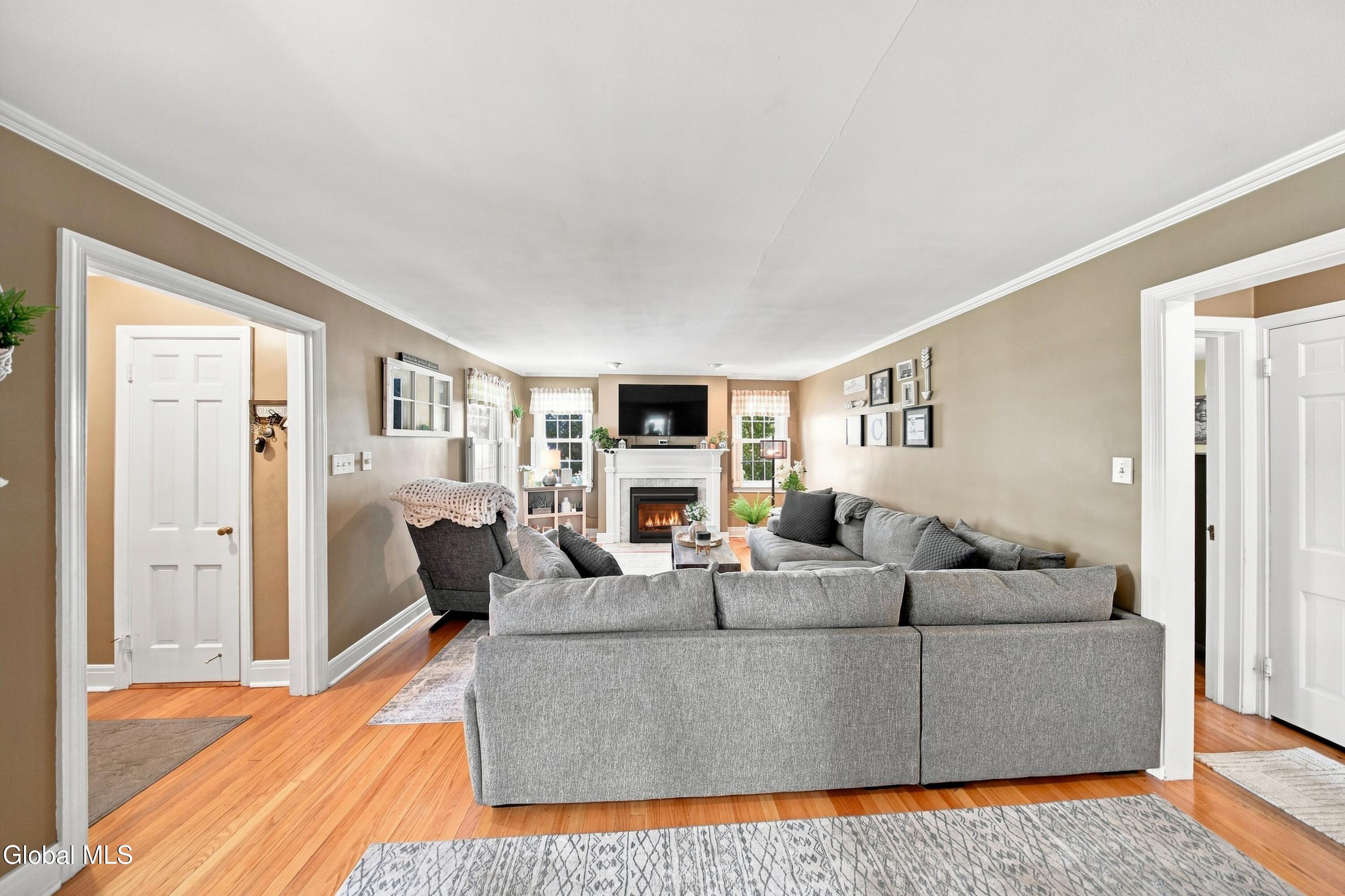 2313 Barcelona Road Schenectady NY 12309