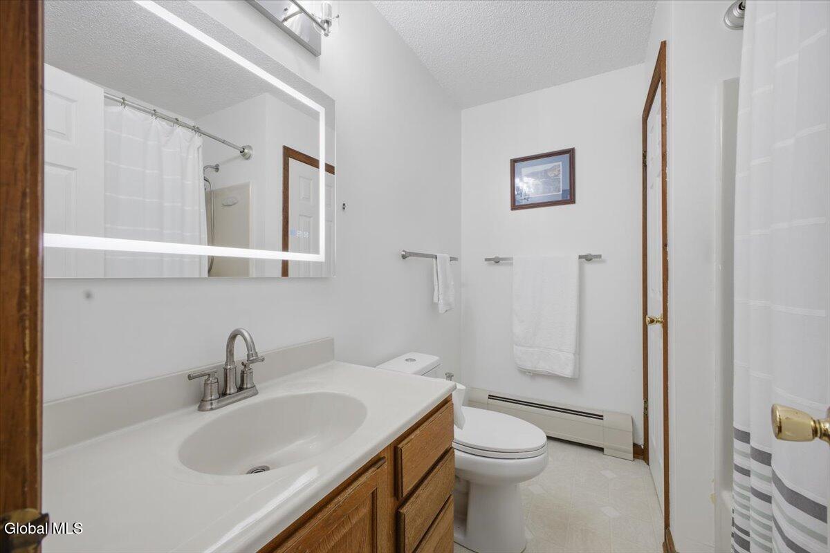 10 Queen Diana Lane Queensbury NY 12804