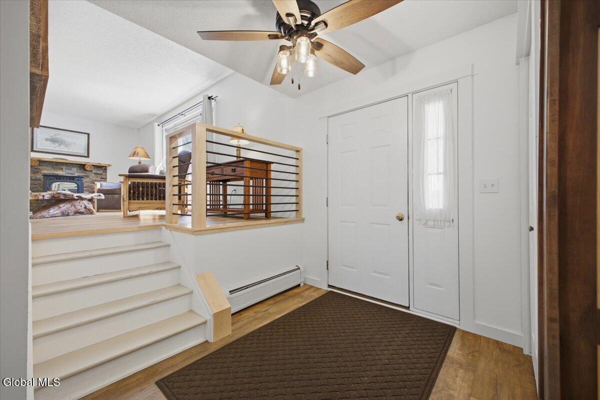10 Queen Diana Lane Queensbury NY 12804